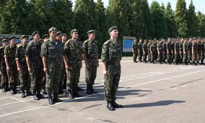 Какие звания могут носить командиры взвода в разных родах войск