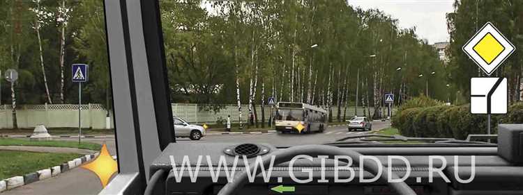 Кому вы должны уступить дорогу при повороте налево только трамваям